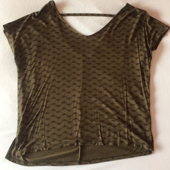 Patterned t-shirt. - Picture 1 of 4